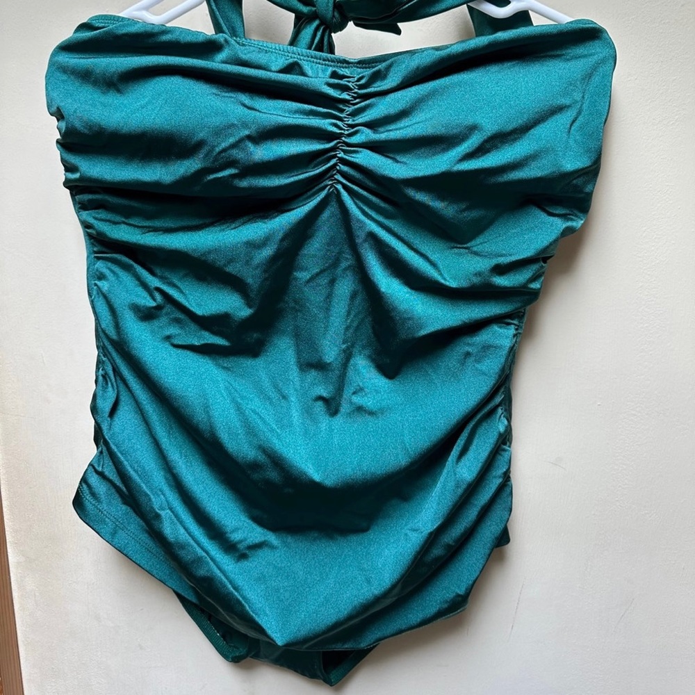 EUC Women’s 16W swimsuit